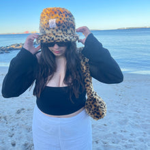 Load image into Gallery viewer, Fashionable Fluffy Tiger Bucket Hat
