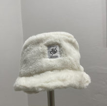 Load image into Gallery viewer, Fashionable Fluffy Blanco Bucket Hat
